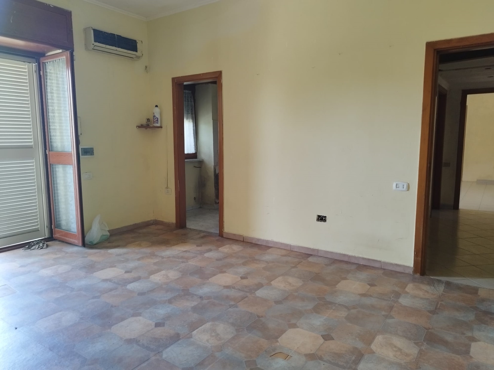 casa indipendente in vendita a Pozzuoli in zona Monterusciello